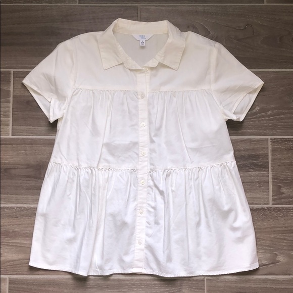 Tops - White button up peplum blouse